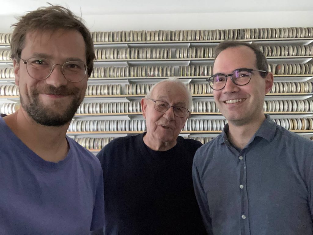 Das ist der Jan. Das ist der Rainer. Und das in der Mitte, das ist der Armin.